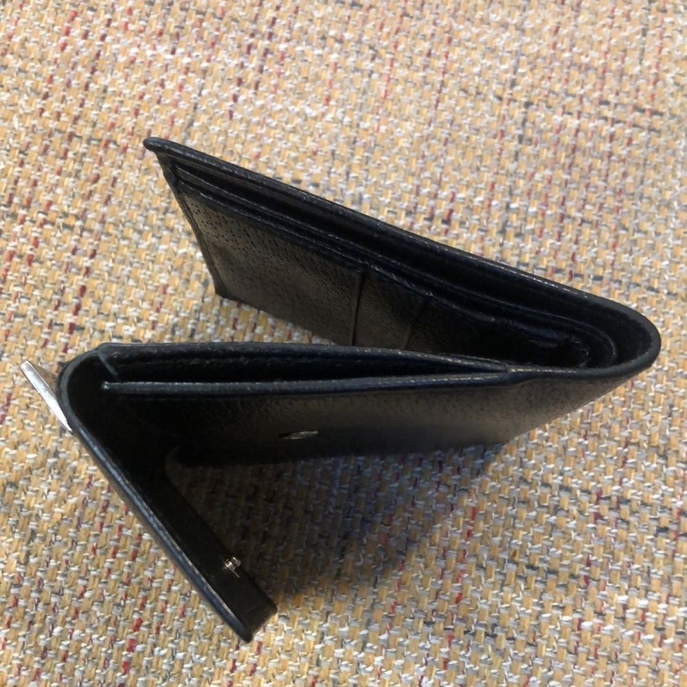 GUCCI Black Leather Trifold Wallet with Silver G Money Clasp AUTHENTIC - Picture 4 of 17
